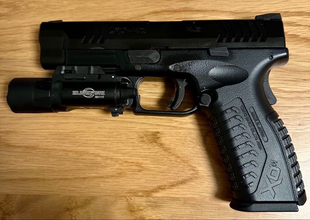 東京マルイ　XDM-40 ガスガン フラッシュライト　ホルスター　他おまけ付