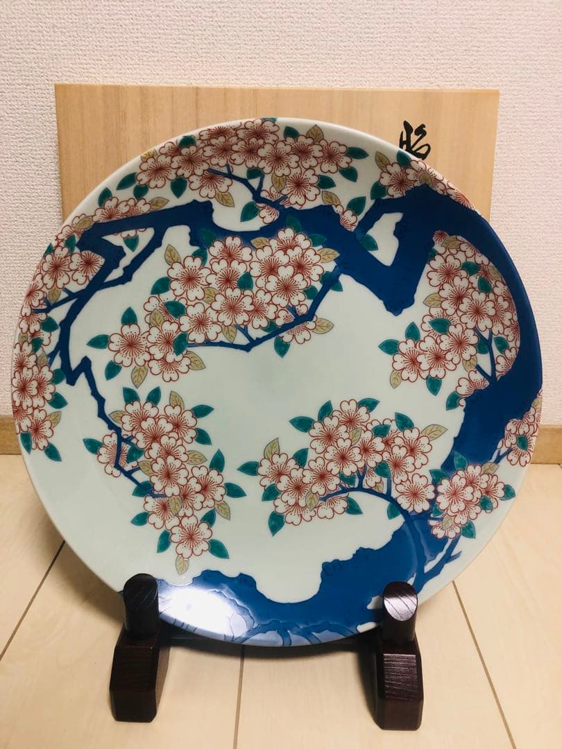 昭和天皇御誕生百周年記念 色鍋島桜樹分尺皿 共箱 直径30cm