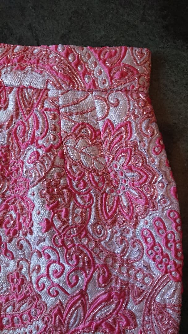 ＼新品未使用／ ドルチェアンドガッパーナ ペイズリーラメ刺繍 スカート