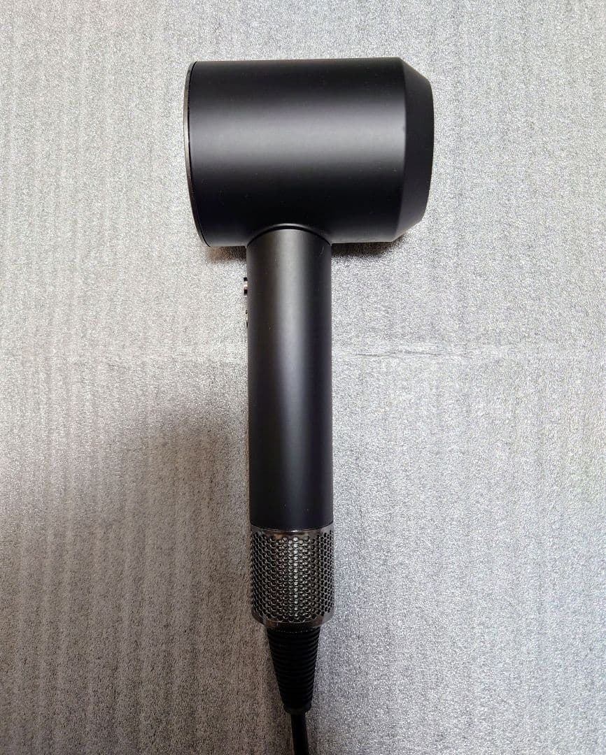 美品 最新25年製 Dyson hd08 Supersonic ionic