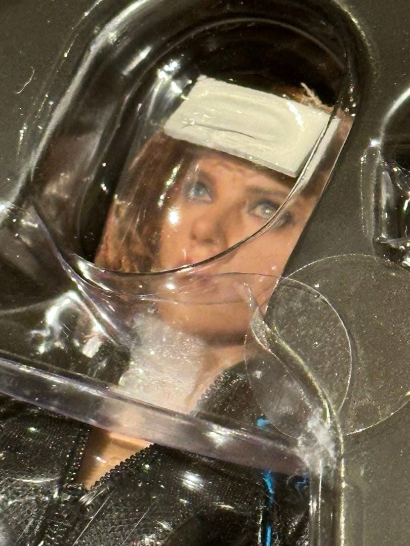 ホットトイズ 1/6 エイジ・オブ・ウルトロン ブラック・ウィドウ 新品