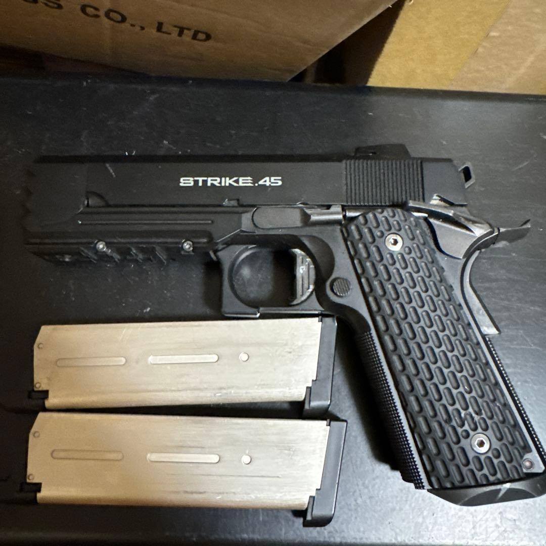 東京マルイ ストライクウォーリア STRIKE.45 予備マガジン付き