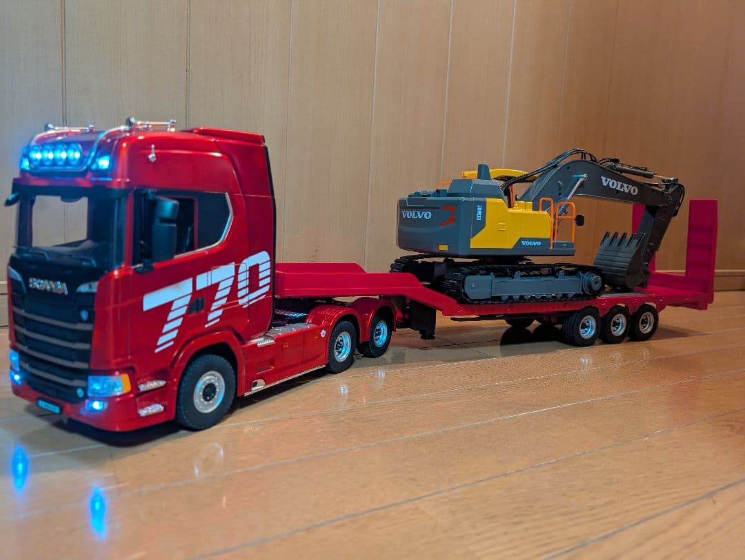 (ジャック)1/18スケールScania770s RCトレーラーセット