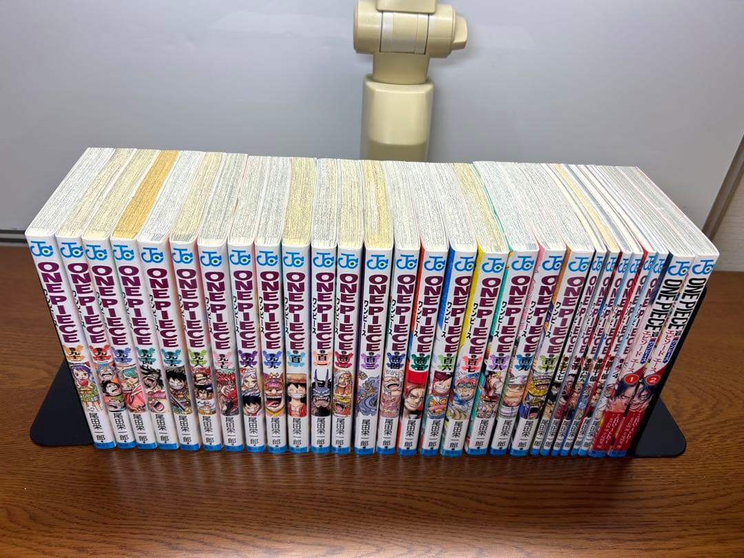 ONE PIECE 1〜110巻＋関連おまけ本8冊セット