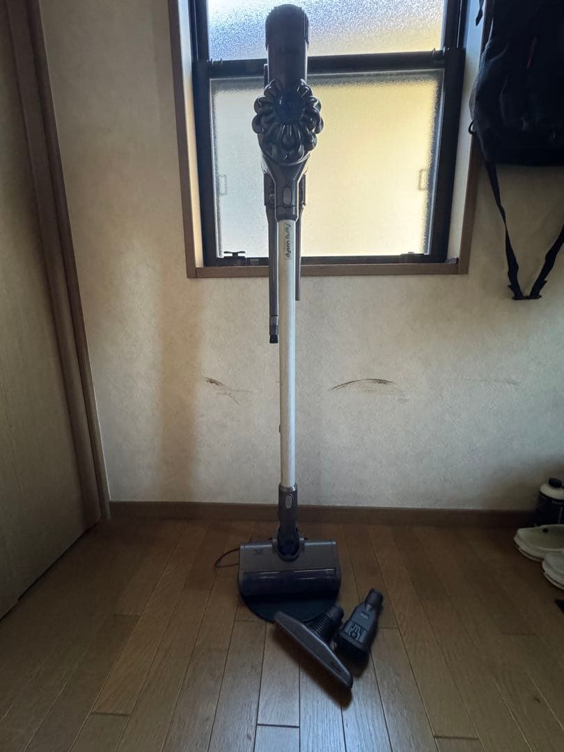 Dyson V6 スティッククリーナー 本体と付属品