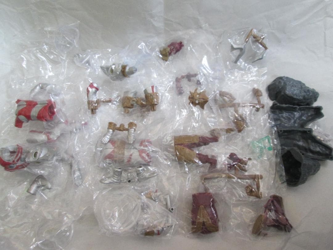 新品未開封　アルティメットルミナス エレキング ウルトラ6兄弟 ティガ　セット