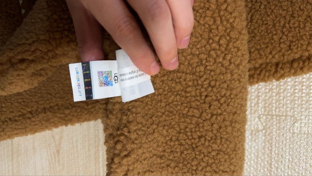 新品未使用 UGG マフラー