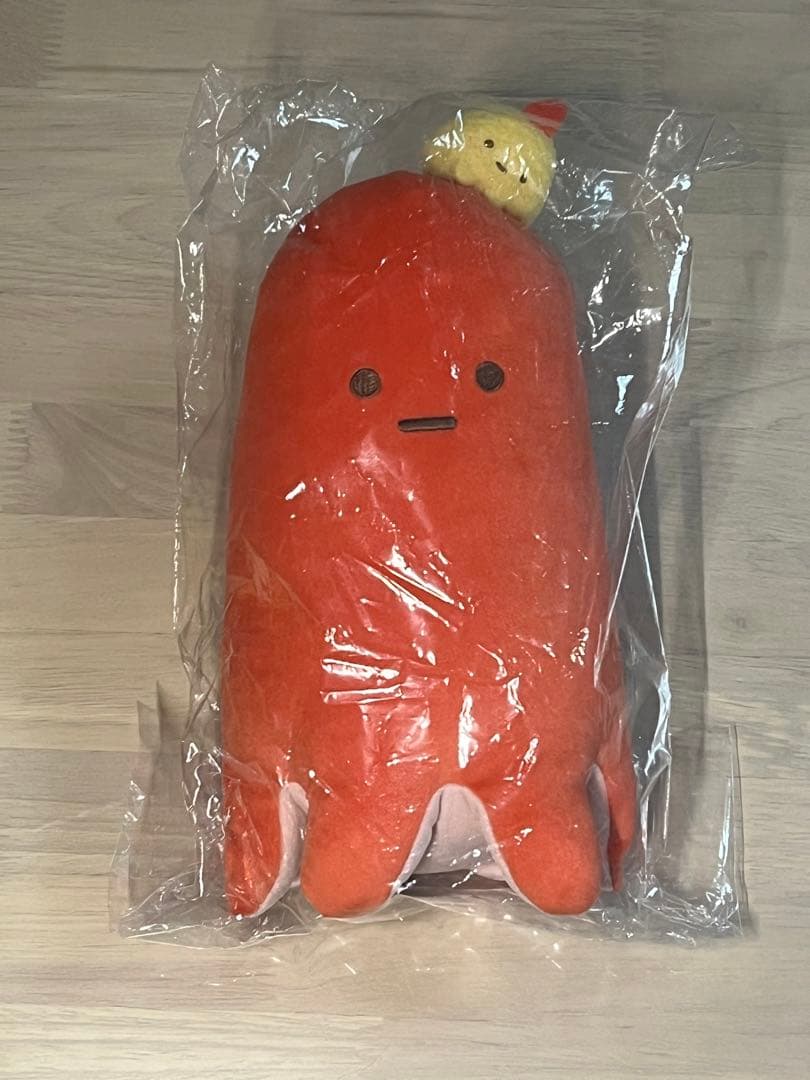 赤いタコのぬいぐるみと小キャラクターセット
