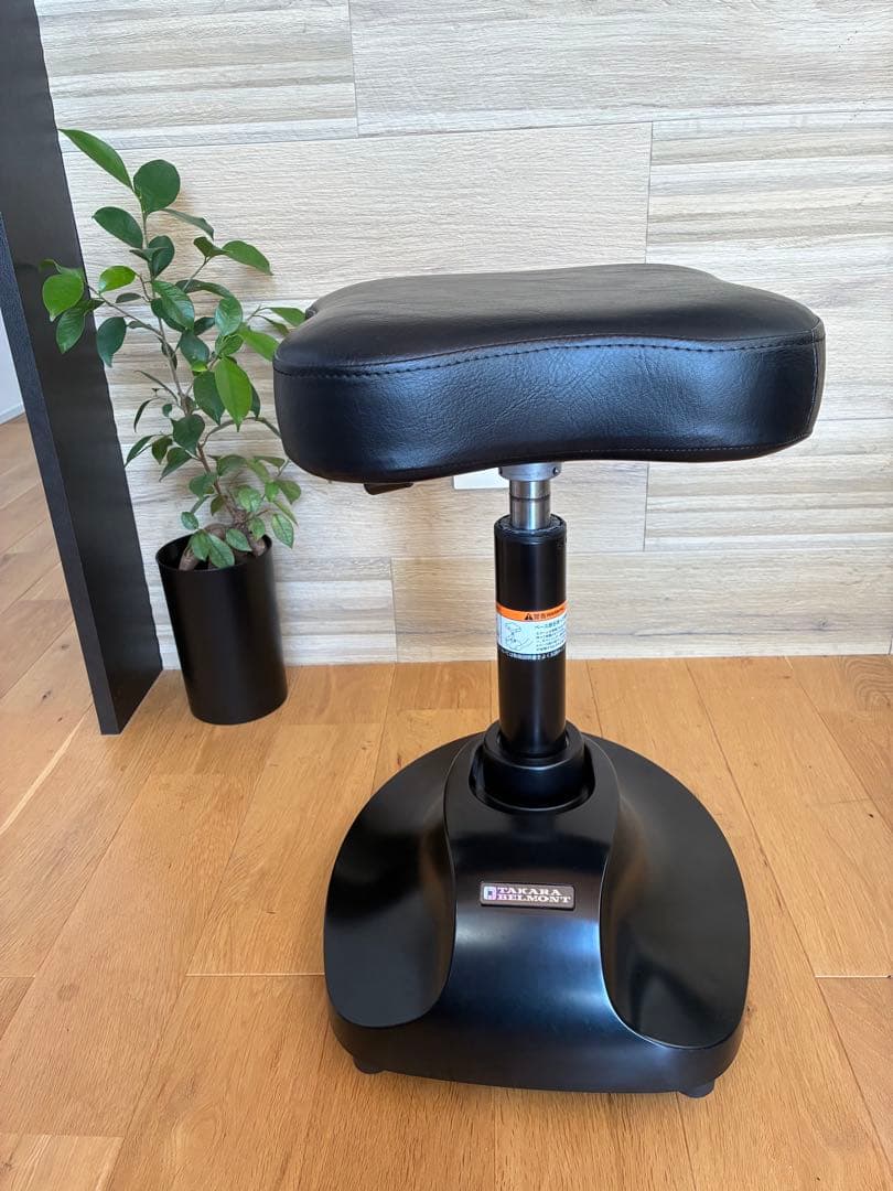 タカラベルモント ESPOIRスツール 黒