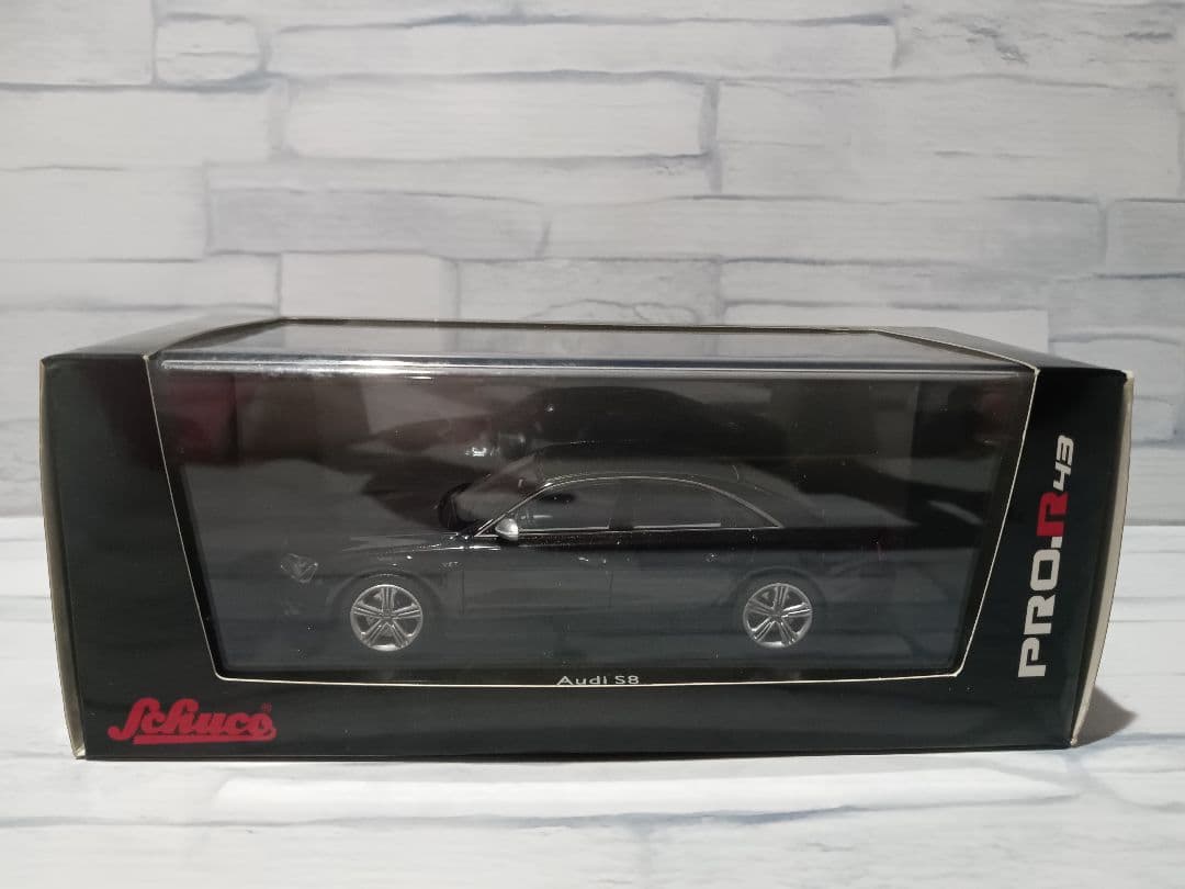 1/43 シュコー　アウディ　S8 セダン　ミニカー　ブラック