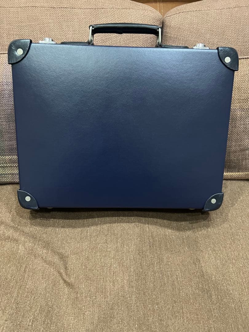 グローブトロッター×トゥモローランド アタッシュケース