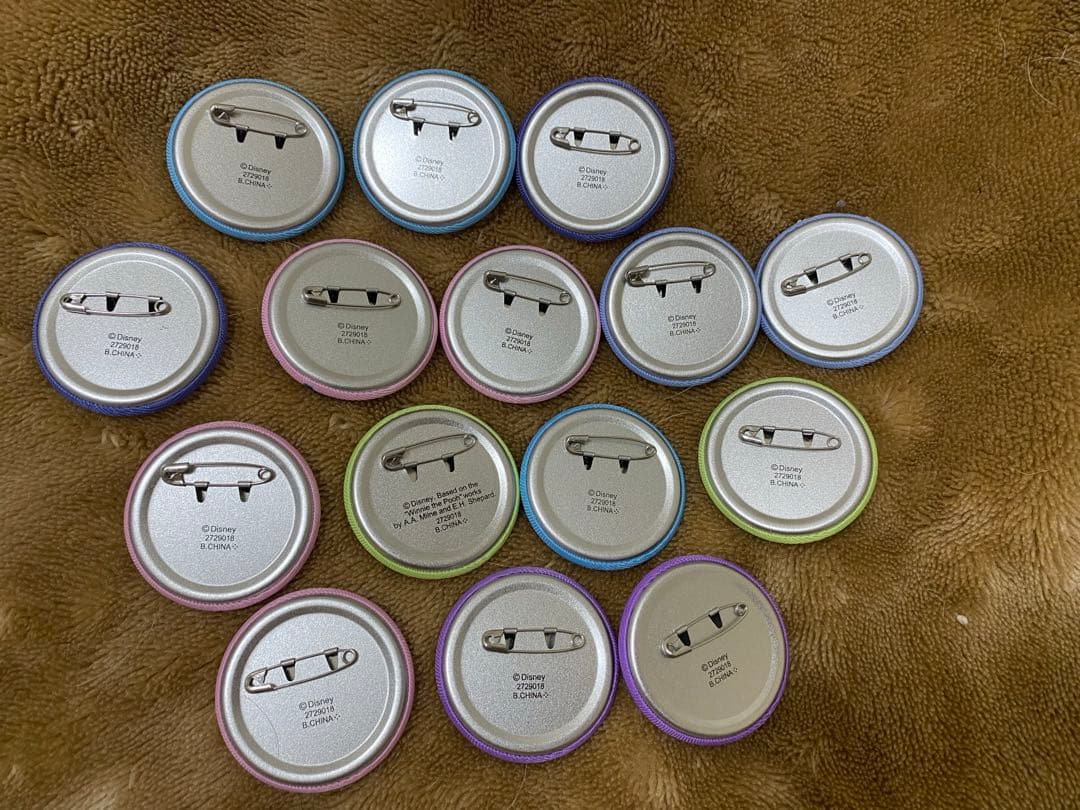 ディズニー　刺繍缶バッジ　ビスケット　コンプ