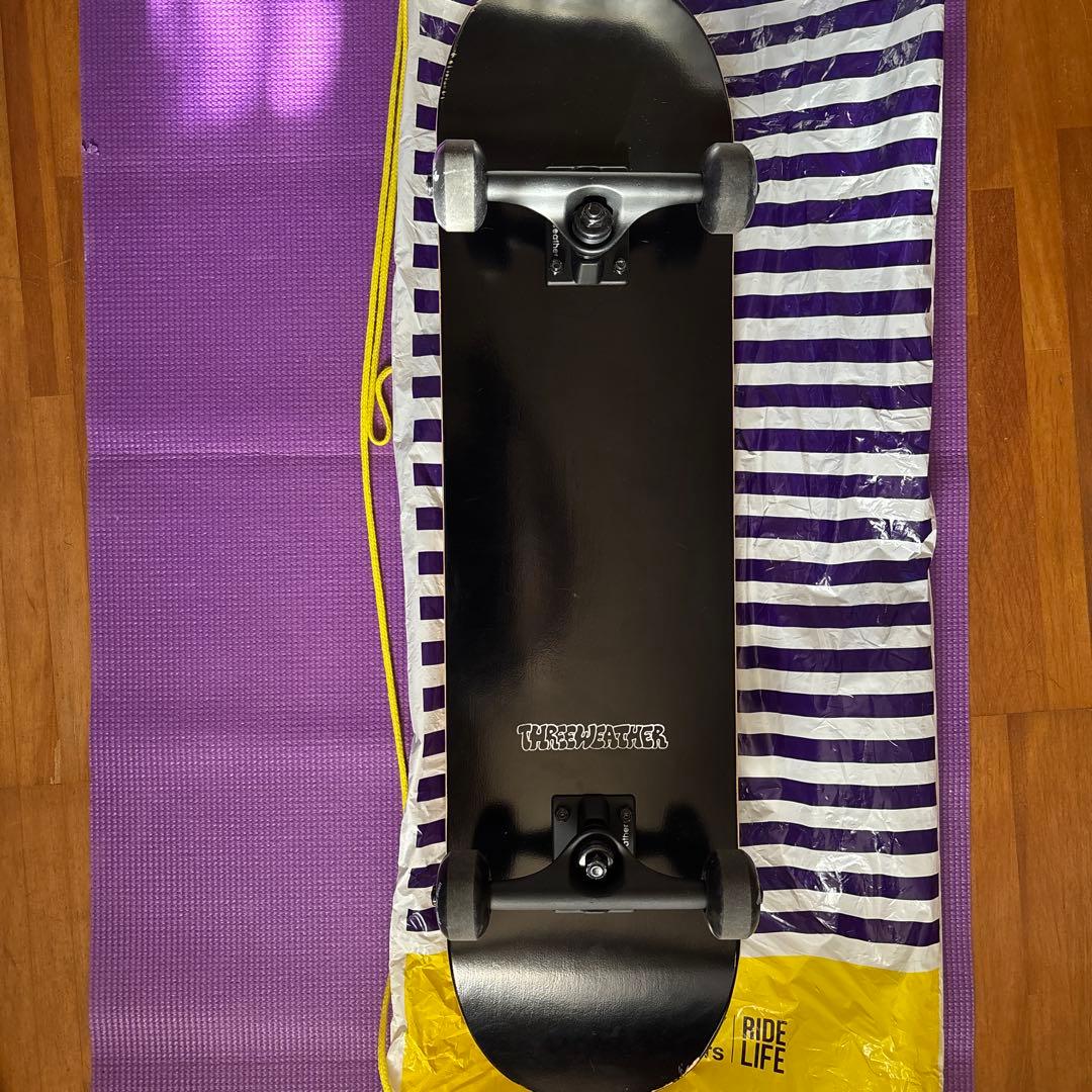 THREE WEATHER製　スケボー