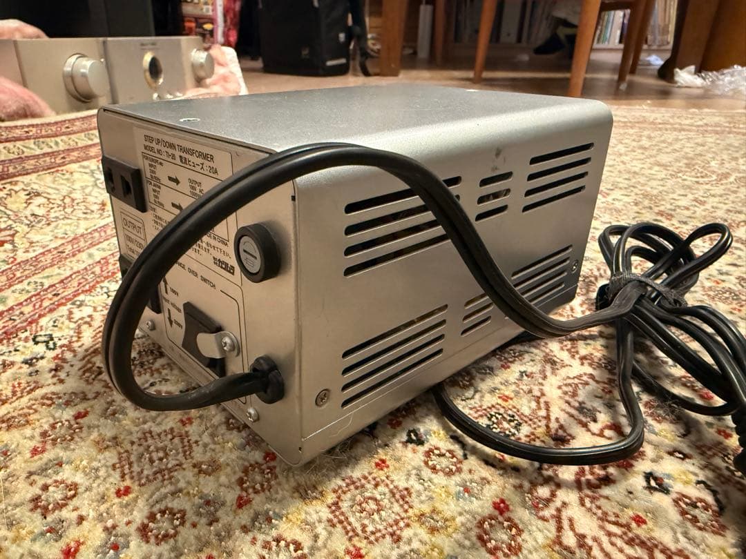 カシムラ　TI-20 変圧器 1500VA