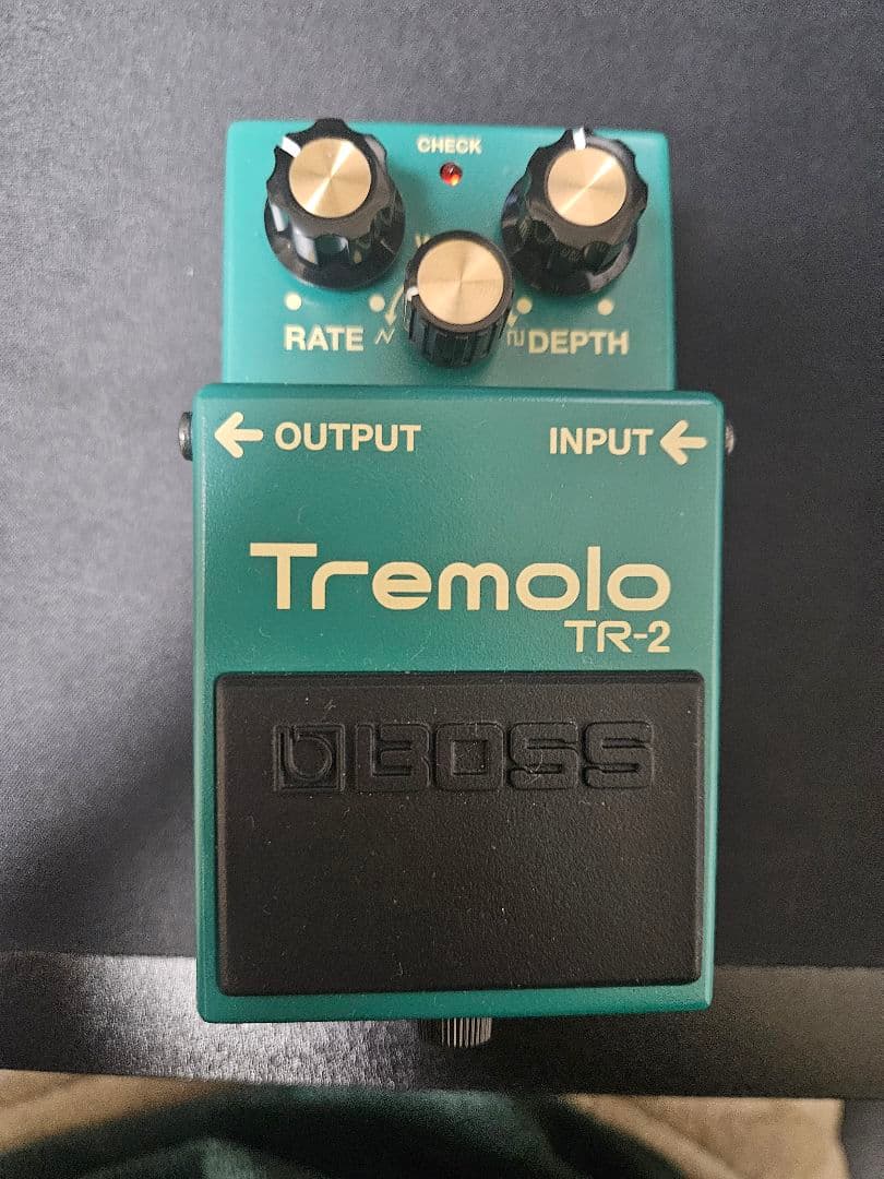 ほぼ未使用 BOSS Tremolo TR-2