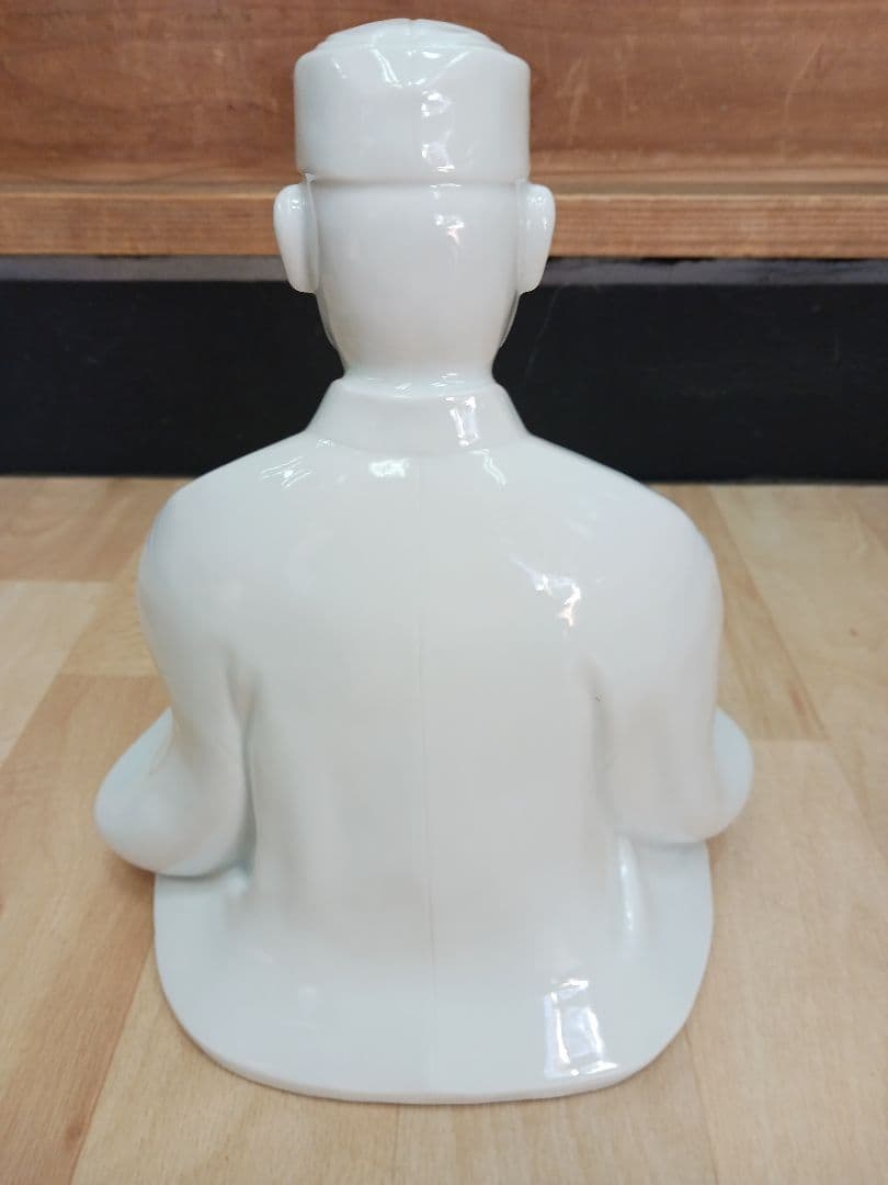 白磁　利休像　大五郎作　共箱