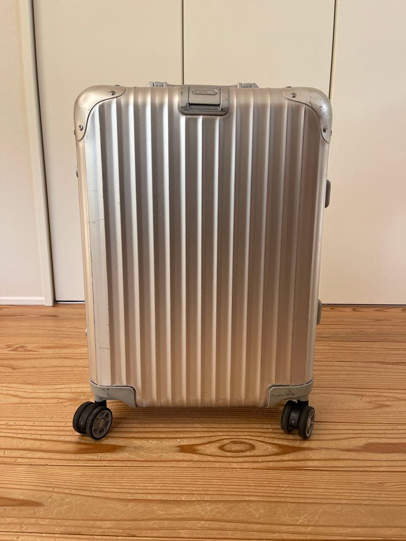 RIMOWA アルミニウム製シルバーキャリーケース