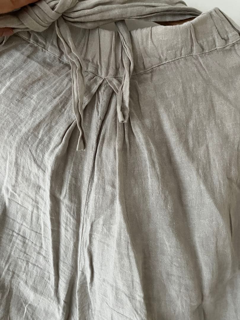 cosmic wonder floral pattern リネン 薄灰色