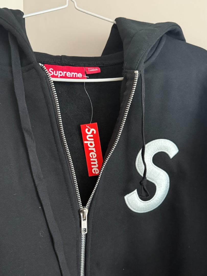 Sロゴパーカー　Lサイズ