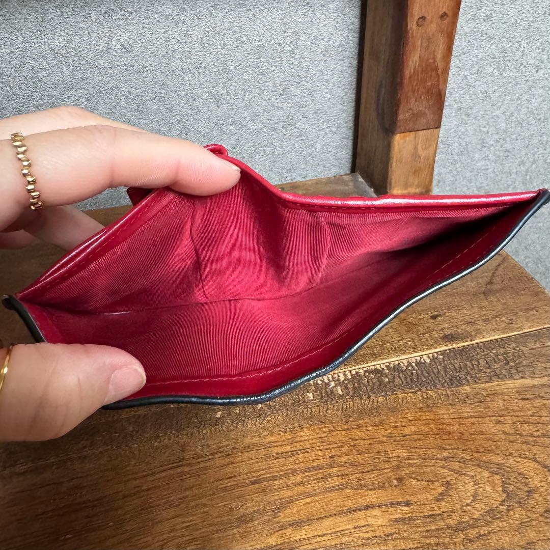 PRADA二つ折り財布