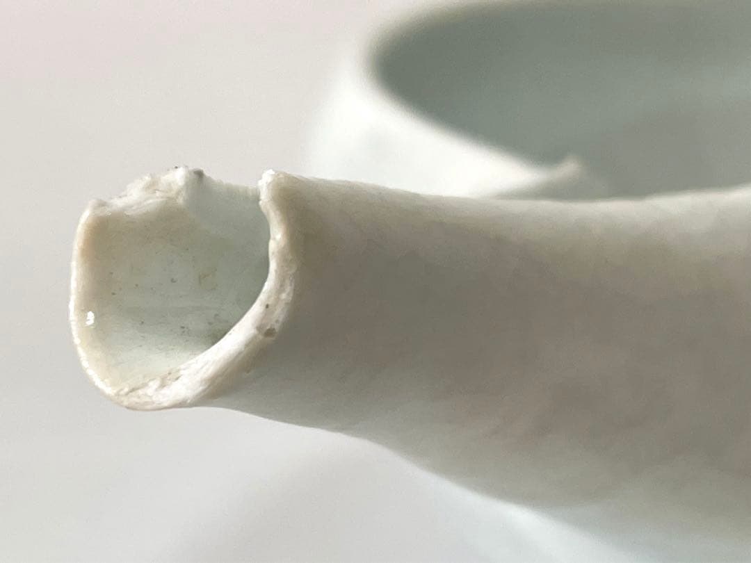 作家物　陶芸家　加藤委　つぶさ　川小牧白磁片口　オブジェ　青白磁　川小牧手　共箱