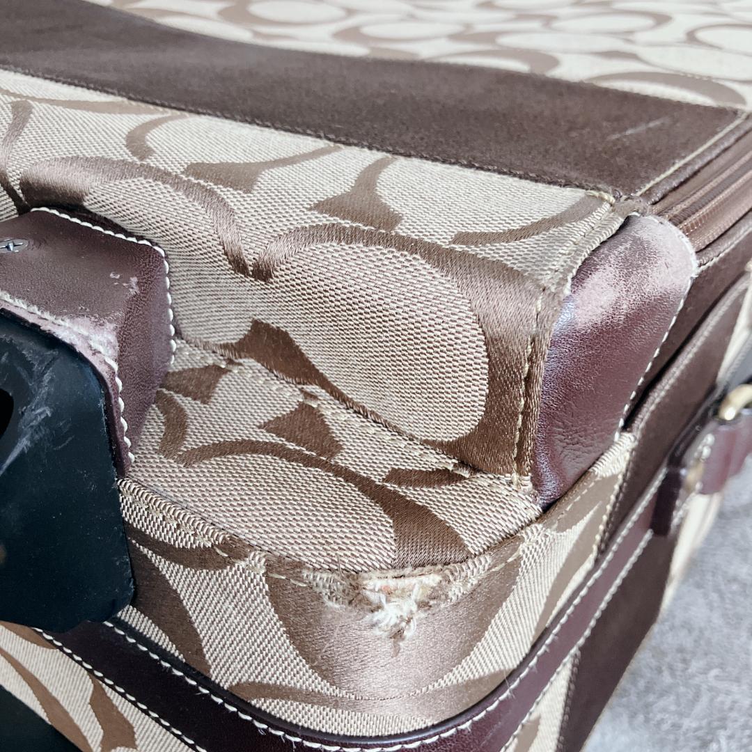 イブちゃん　COACH コーチ　キャリーケース スーツケースシグネチャー