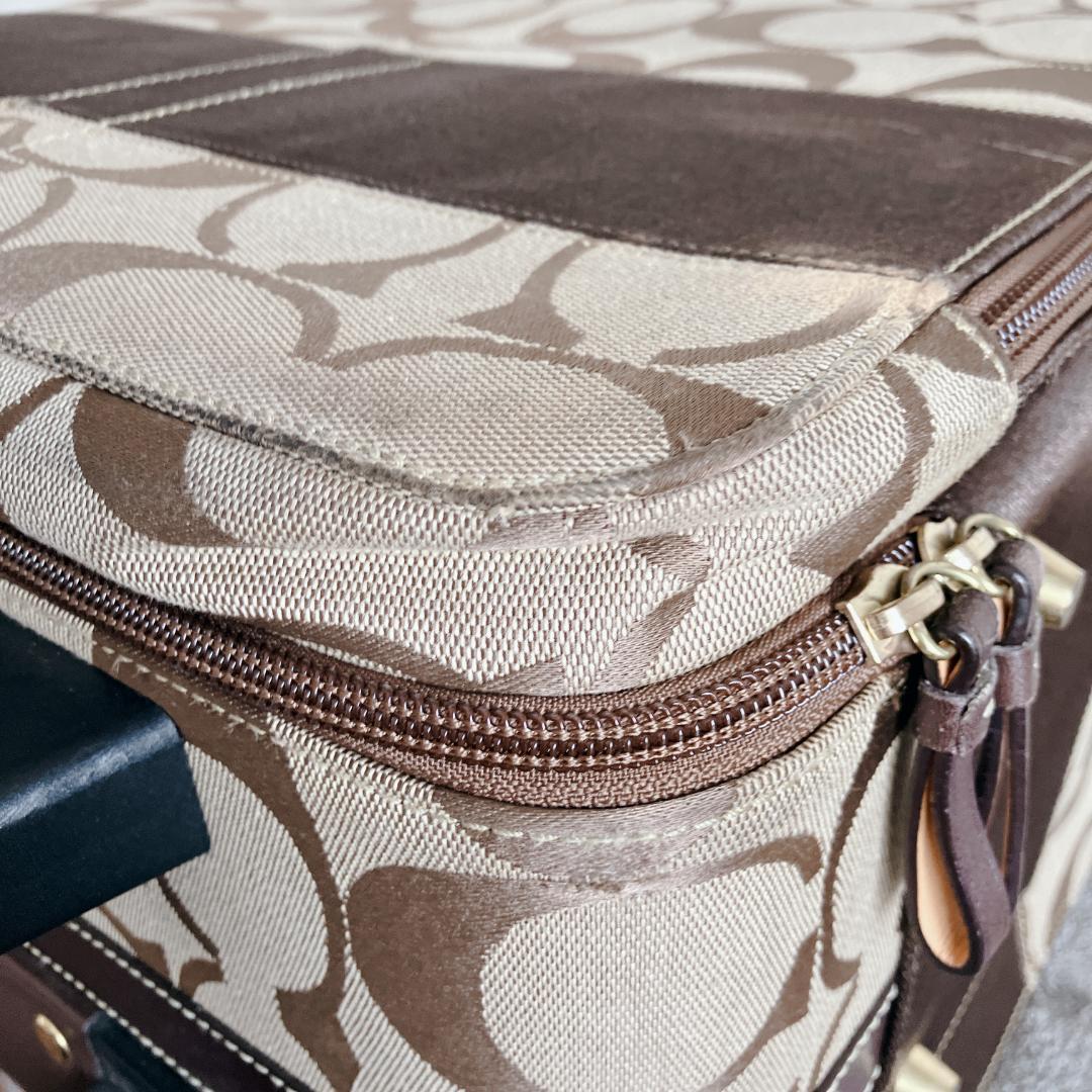 イブちゃん　COACH コーチ　キャリーケース スーツケースシグネチャー