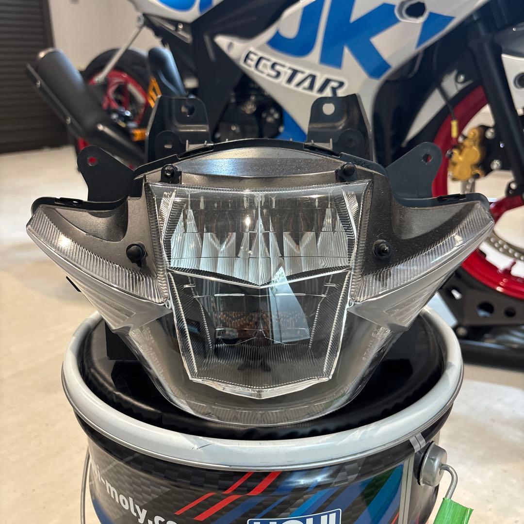 未使用　純正　gsxr125 gsxr150 ヘッドライト
