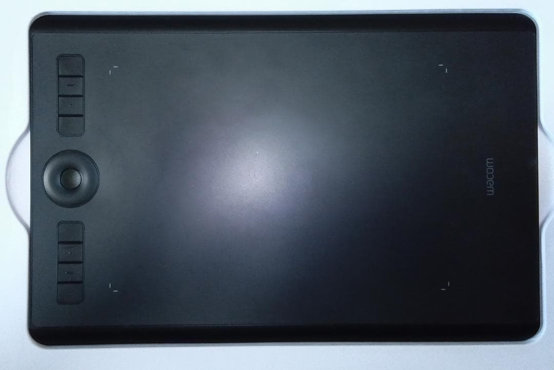 液タブ・ペンタブ Wacom Intuos Pro M