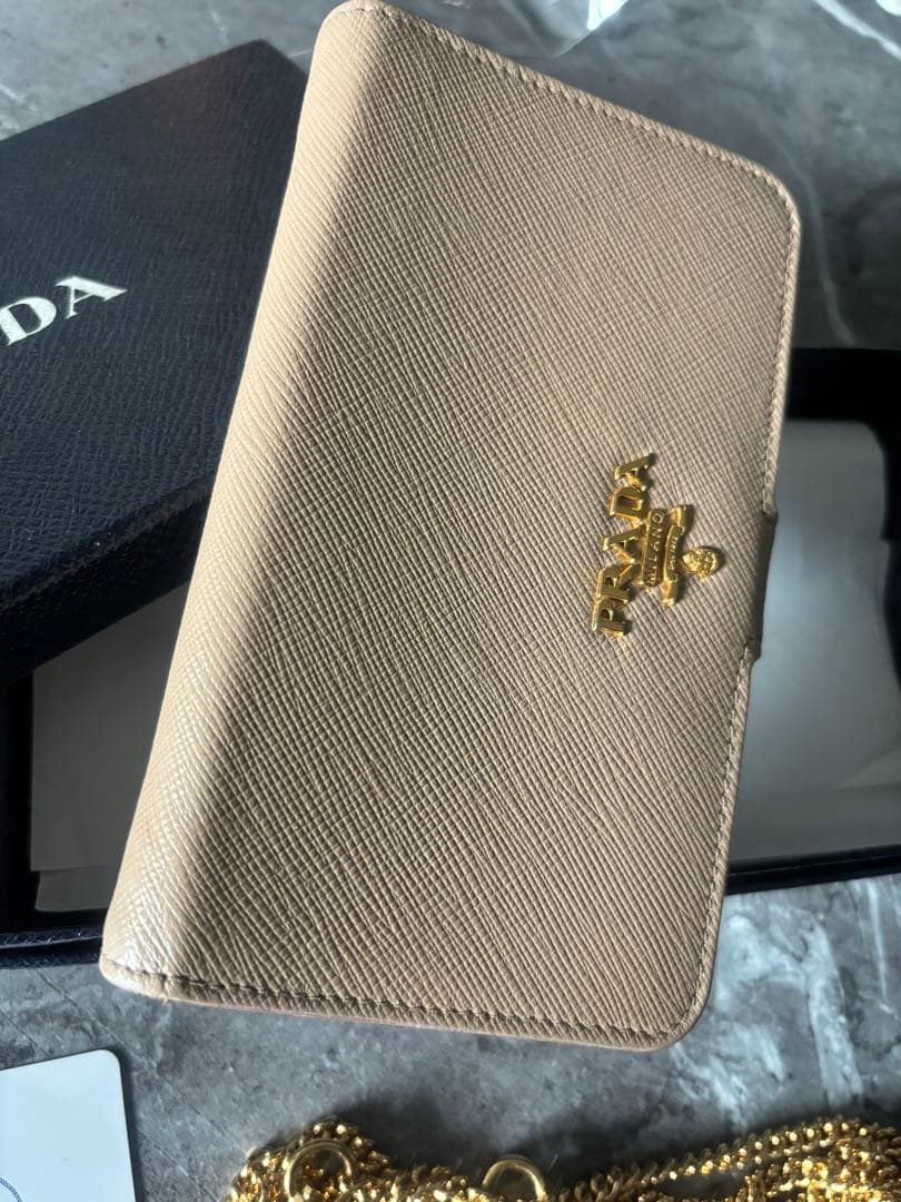 プラダ iPhone SE 手帳型カバー