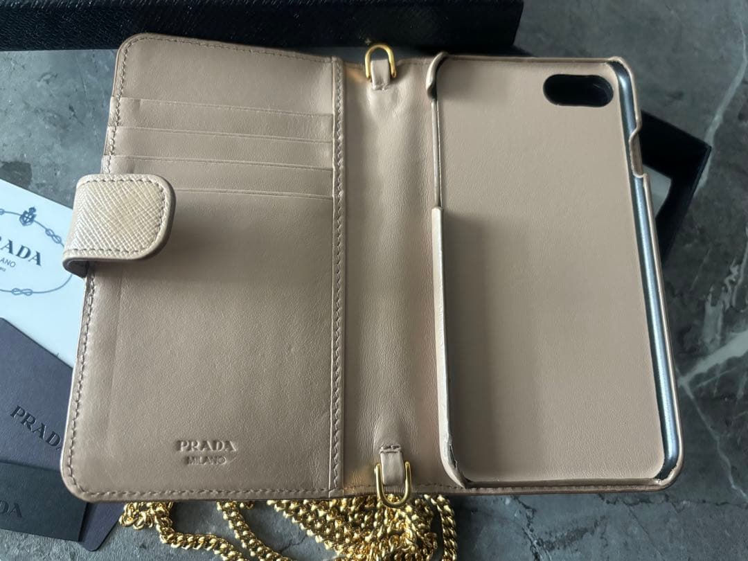 プラダ iPhone SE 手帳型カバー
