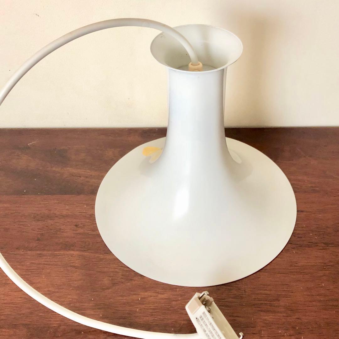 デンマーク　ビンテージ　ミルキーホワイト　ペンダントランプ