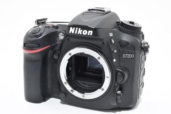 ニコン Nikon D7200 ボディ 元箱付き 《ショット数16796回》
