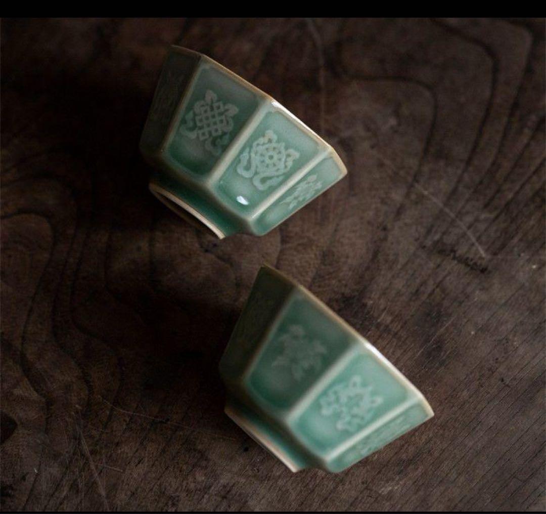 ２脚中国茶器　青磁 象嵌花文八角茶碗　中国美術　朝鮮美術品　台湾　茶楼 茶壺