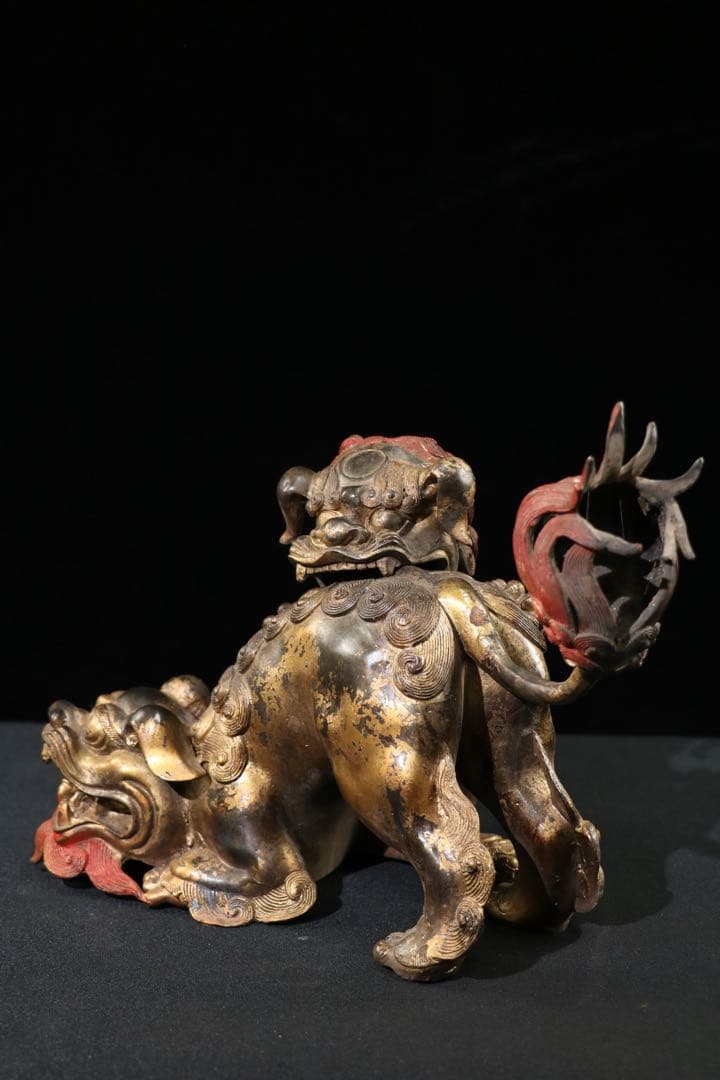 旧家蔵出　時代物　純銅製　古い獅子　開光済み細工彫刻　古美術置物　アンティーク