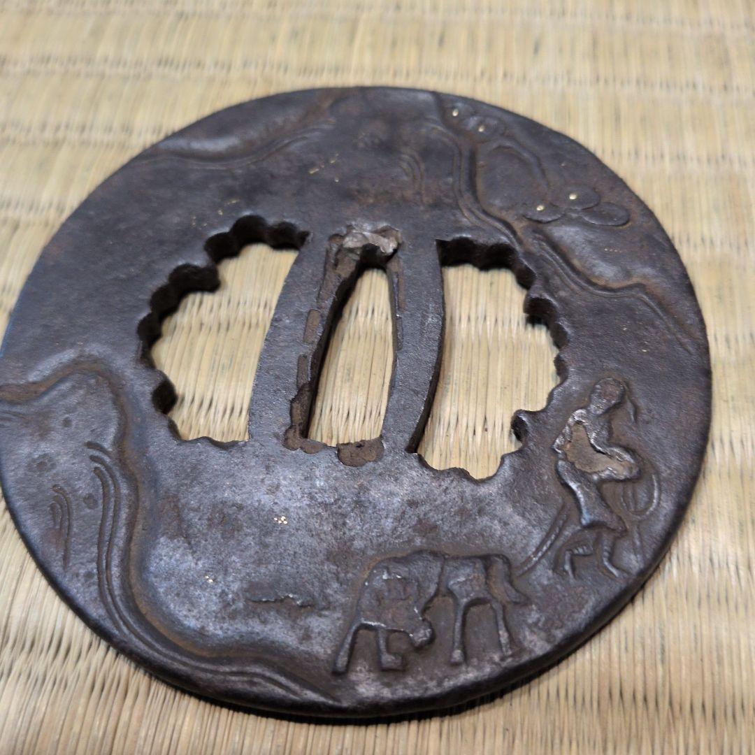 鍔　馬に人物　大刀用