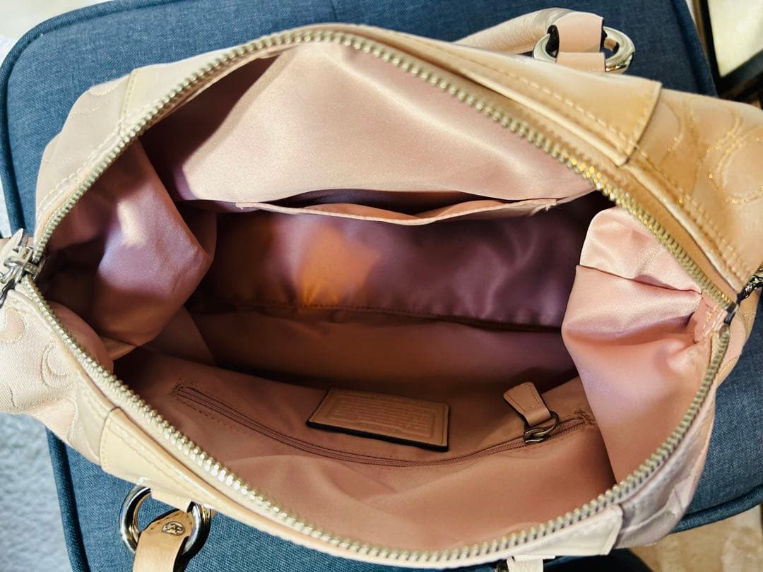 Coach 薄いピンクハンドバッグ
