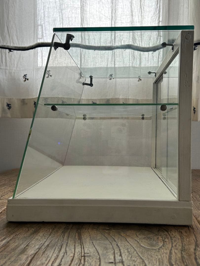 レトロ　台形ガラスショーケース