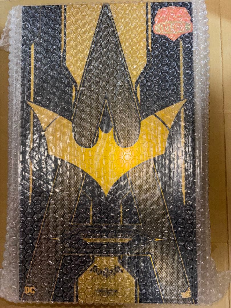 1/6スケールフィギュア　バットマン（ザ・フューチャー／ブラック＆ゴールド版）