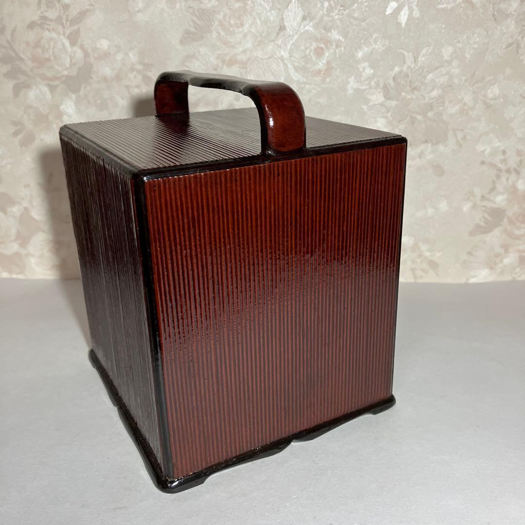 骨董紅溜塗り手提げ付き三段菓子箪笥