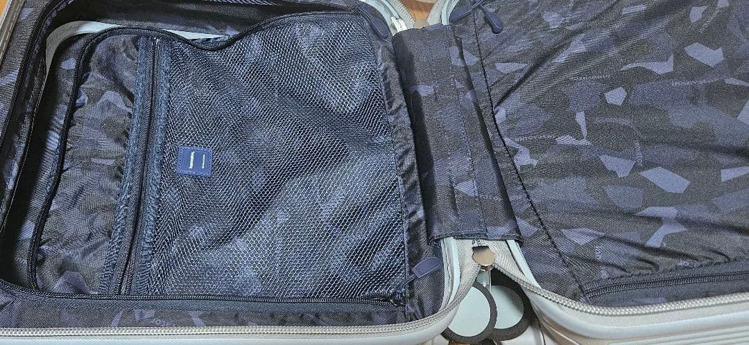 イノベーター スーツケース 33L ペールブルー