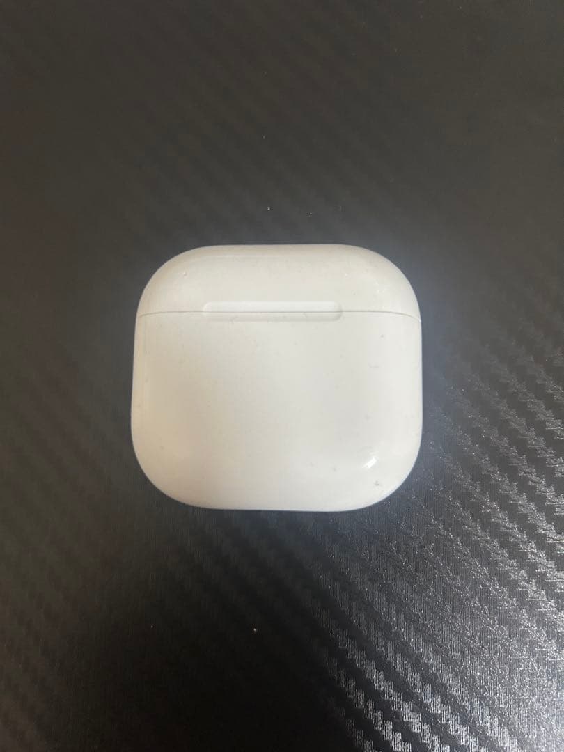 Apple純正 AirPods 4 (ANC搭載モデル) 右耳はついてません