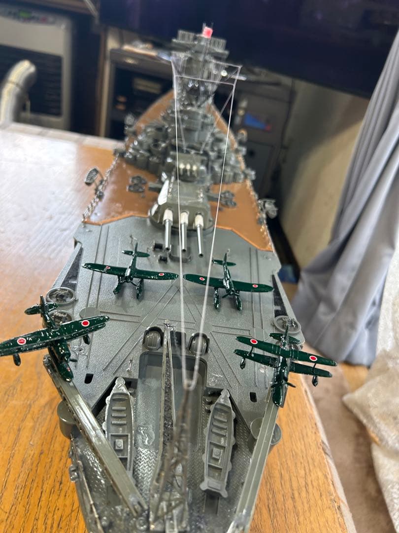 超大型戦艦大和1350mmテーブルからはみ出ます。精密製作完成品、送料込み販売