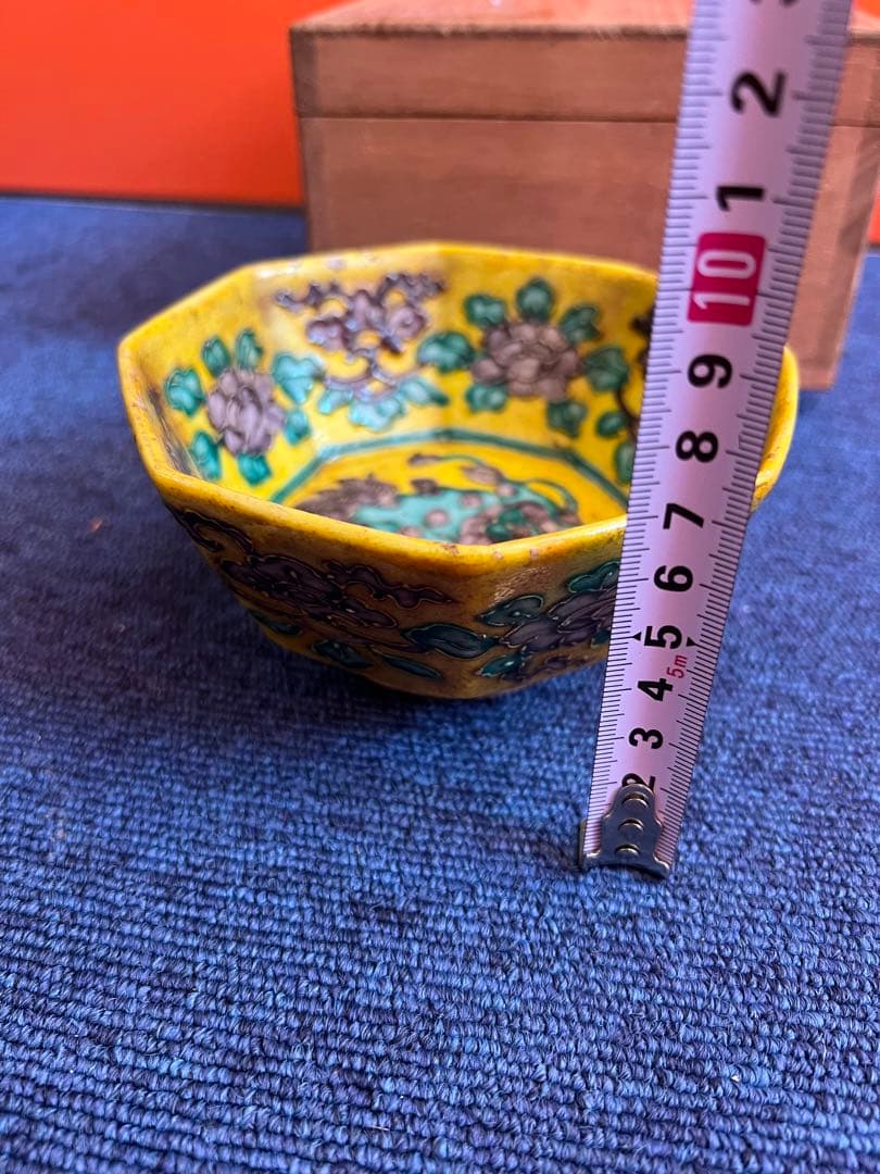 927 中国　骨董　粉彩花唐草文八方鉢　時代物