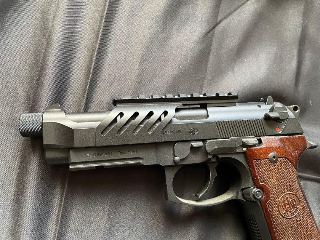 東京マルイ 電動ハンドガン M9A1 木製グリップ＆バッテリー＆充電器