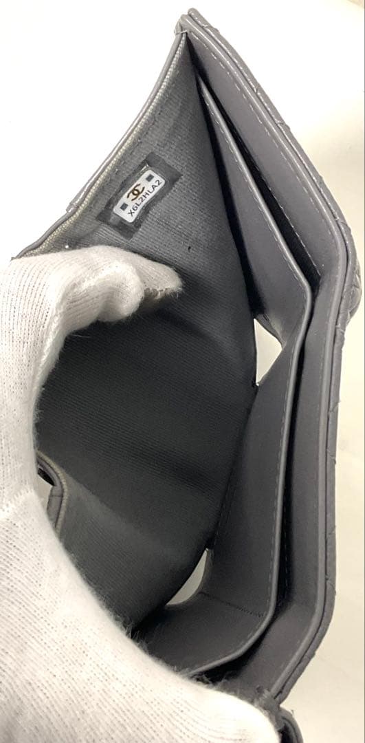 シャネル ボーイシャネル キャビアスキン コンパクトウォレット グレー