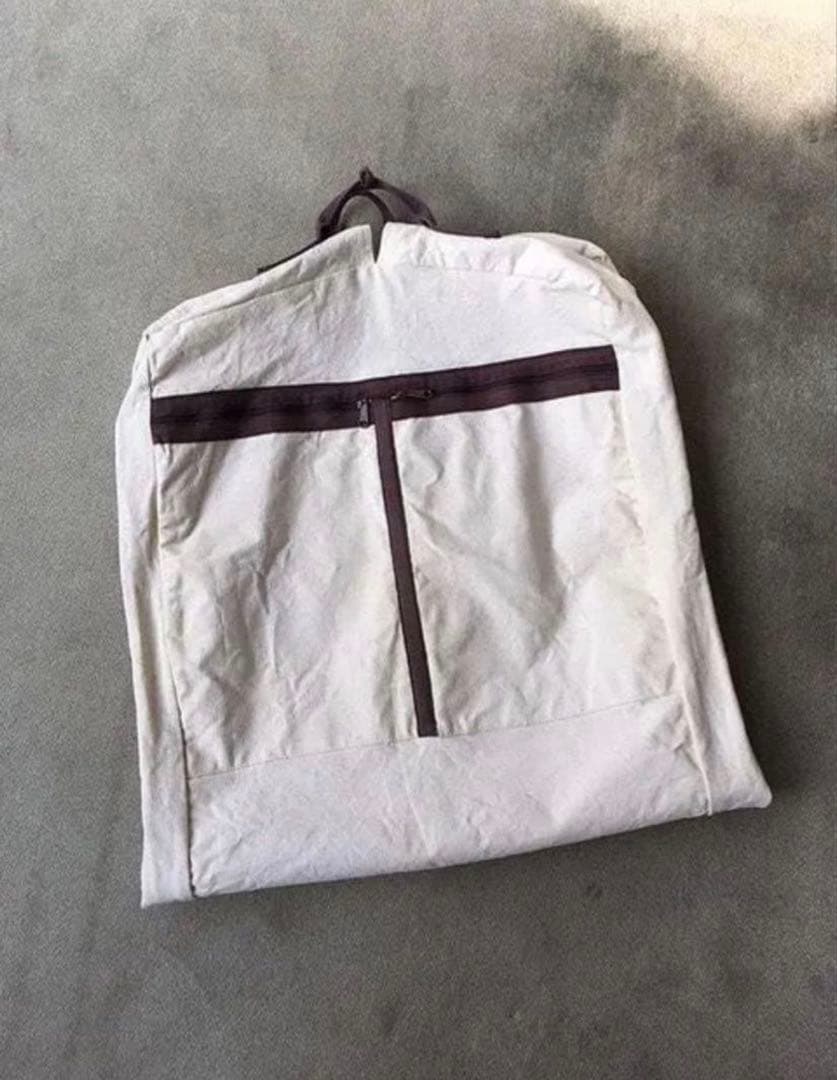 プレス関係者用「エルメス」ガーメントケース　背面には靴ポケット装備　非売品