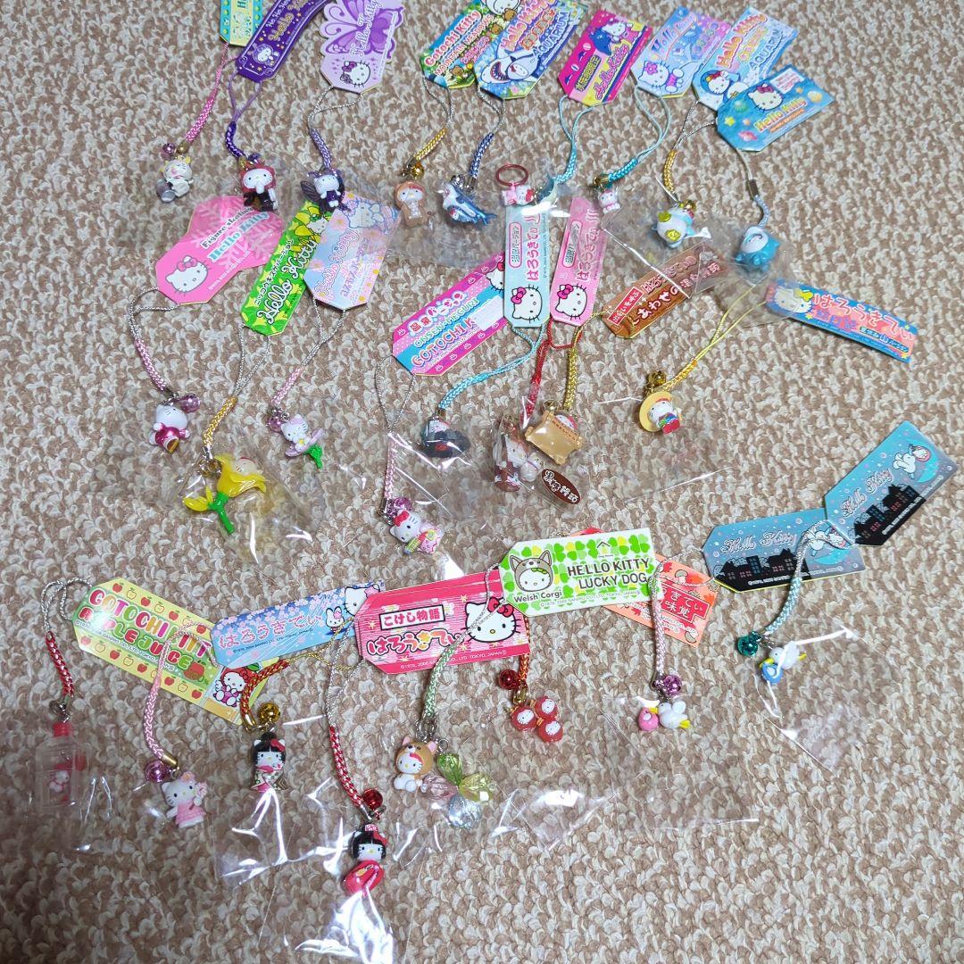 ご当地キティ根付　東京、いろんなバージョン 80個