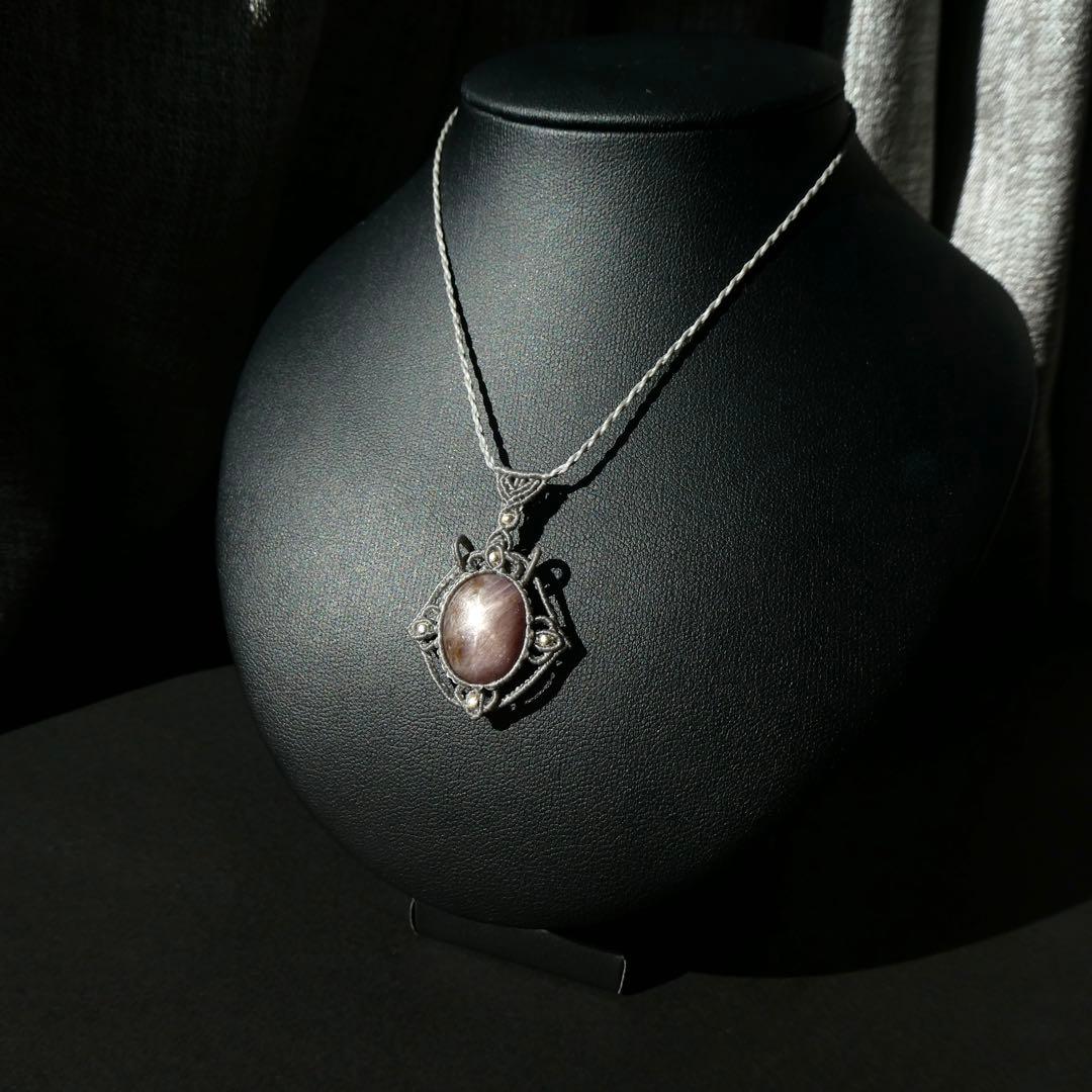 スタールビーのマクラメネックレス