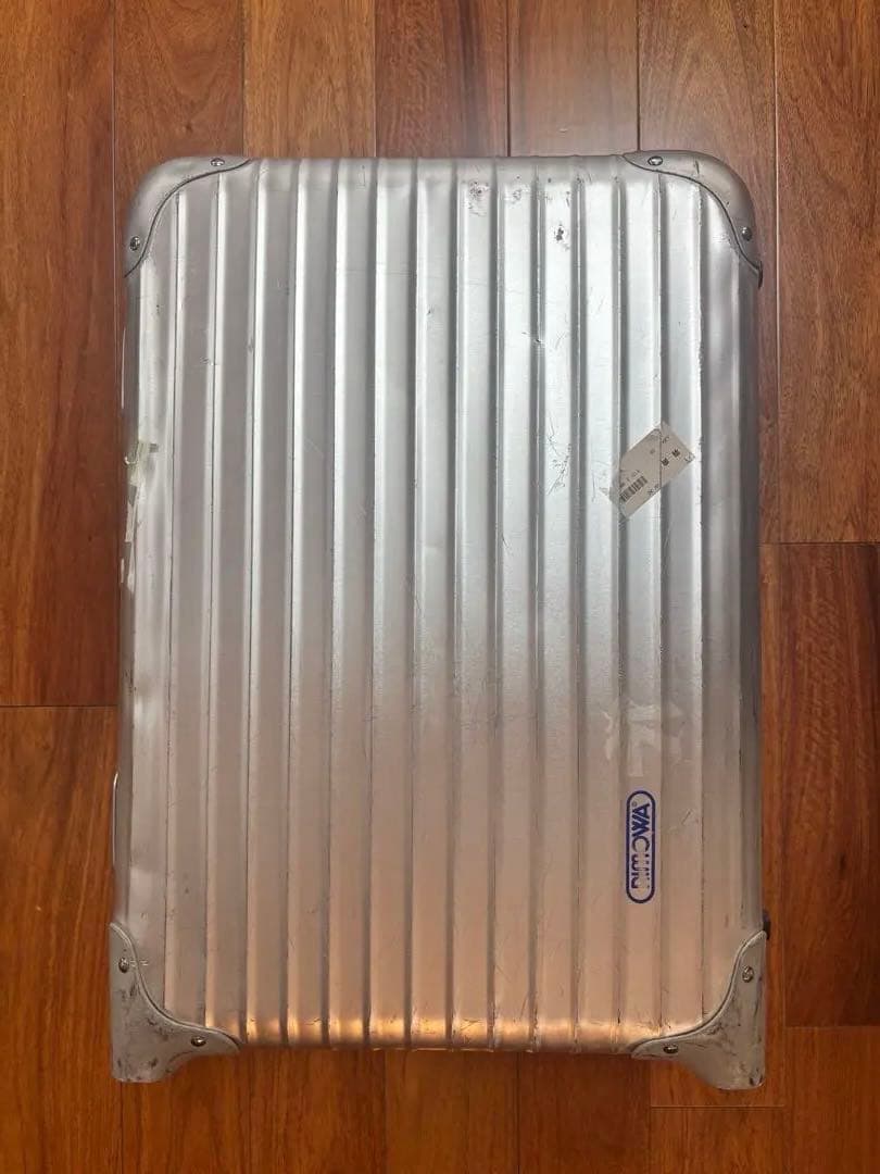RIMOWA アルミキャリーケース 機内持ち込み可能サイズ　シルバー　二輪